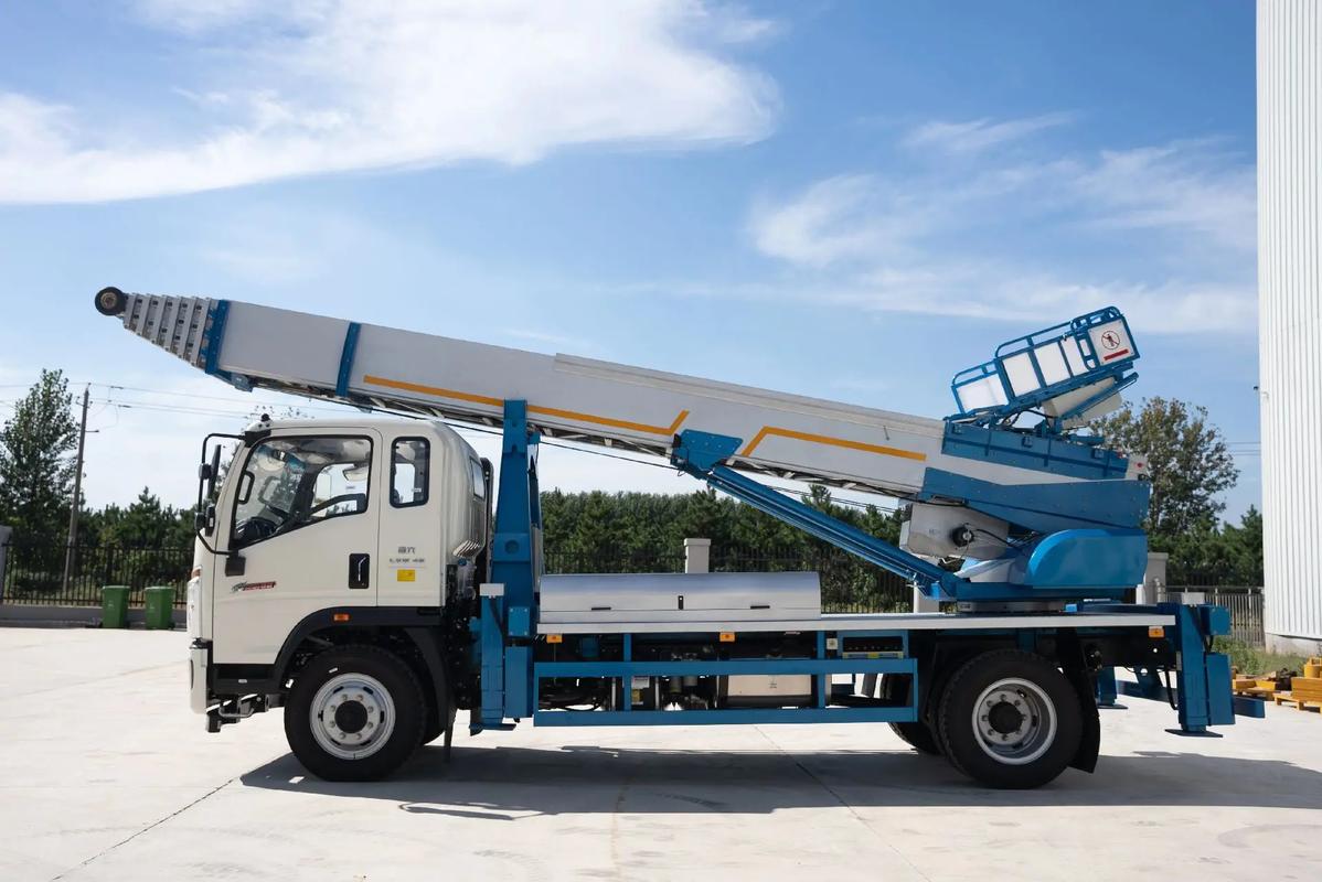 定南县云梯上料车租赁费用